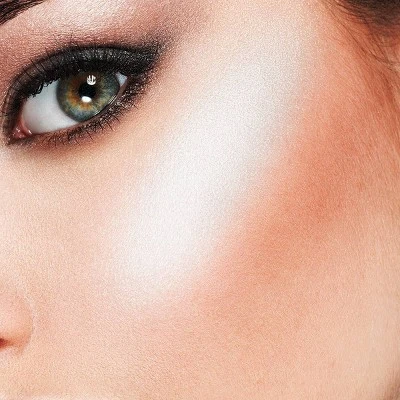 The Crème Shop Halo, Lovely Palette Powder Highlighter Palette Omega - 0.53oz 4 The Crème Shop Halo, Lovely Palette Powder Highlighter Palette Omega - 0.53oz - Image 4